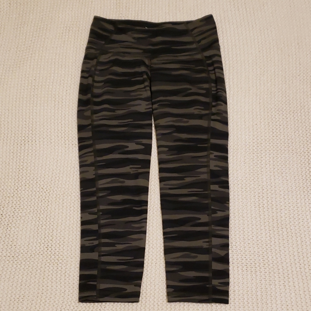 Old Navy Cropped Compression Leggings